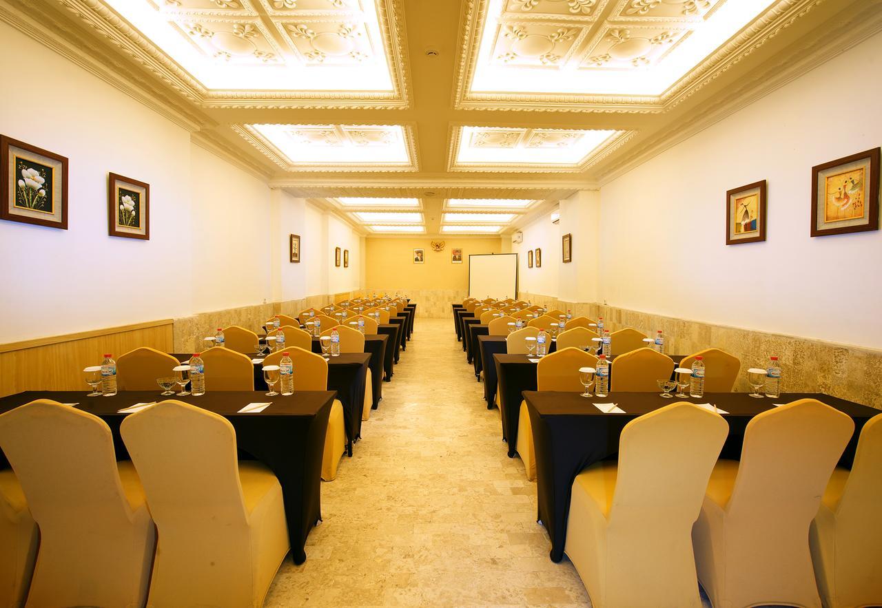 D'Salvatore Boutique Hotel Yogyakarta Maguwo Esterno foto